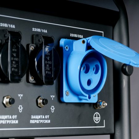 Бензиновый генератор с электростартером и коннектором автоматики FUBAG BS 7500 A ES в Липецке фото
